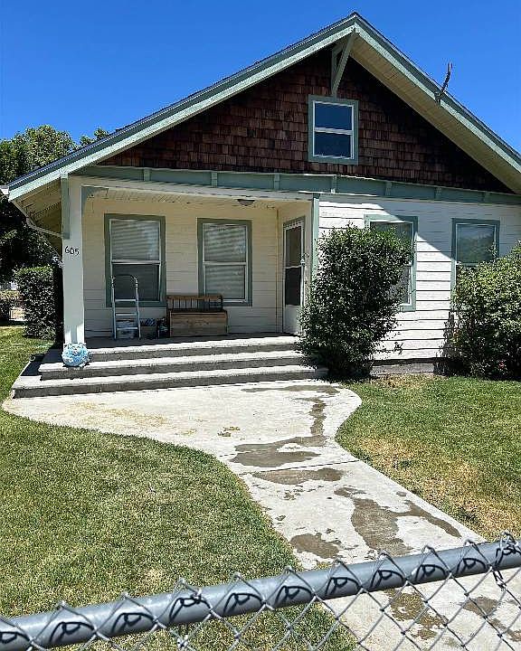 1st image of 605 2nd St