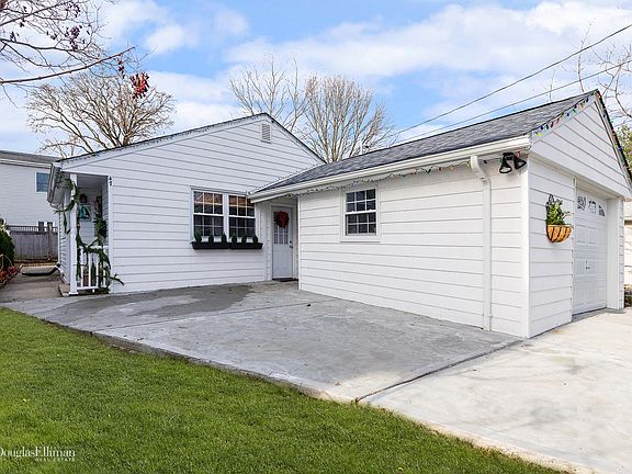2nd image of 47 Sagamore Hill Dr