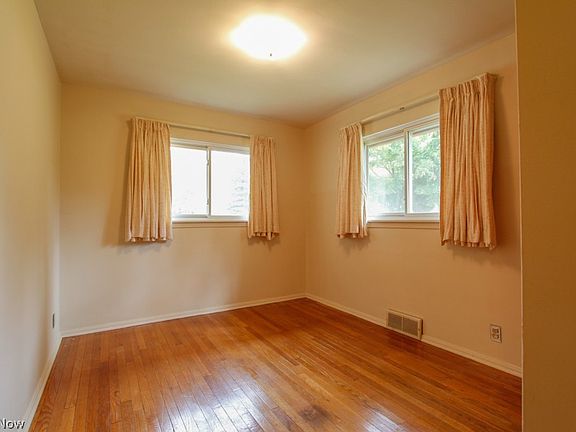 5th image of 84 N Parkway Dr