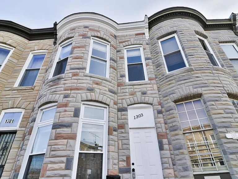 1303 James St — Photo 2