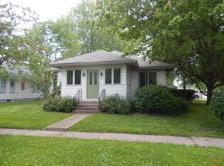 714 N 5th St, Auburn, IL 62615