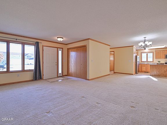 3rd image of 2535 Pembrooke Dr