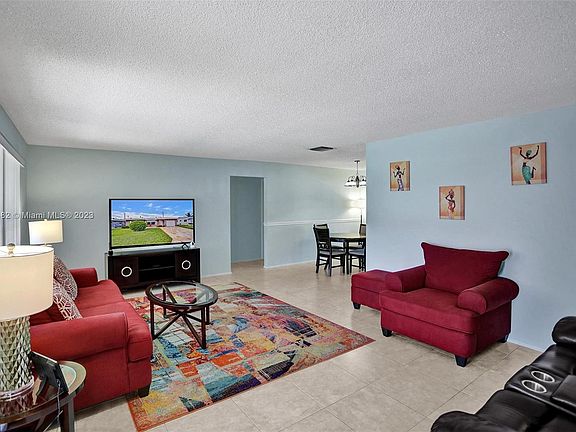 5th image of 6406 NW 57th Ct