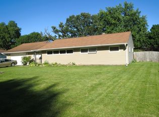 912 Mary Ave, Dixon, IL 61021