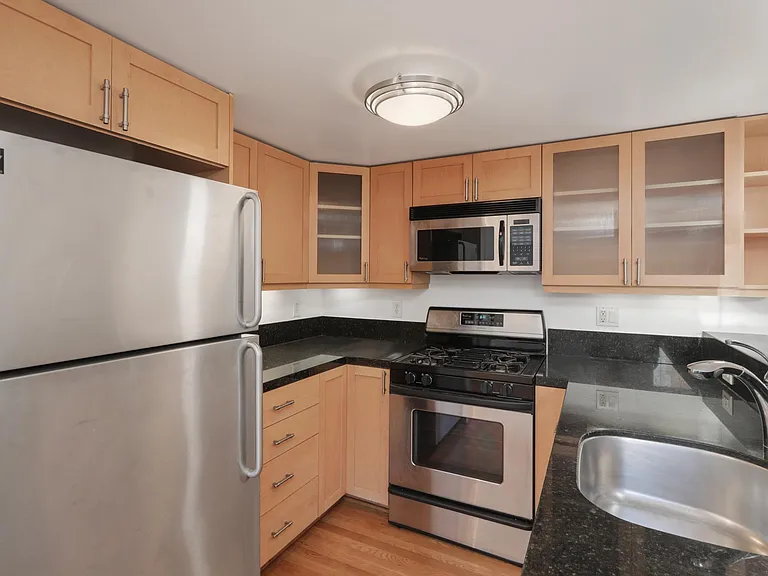 460 Natoma St #9 — Photo 15
