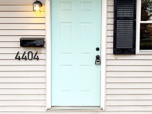 2nd image of 4404 Wabash Ave