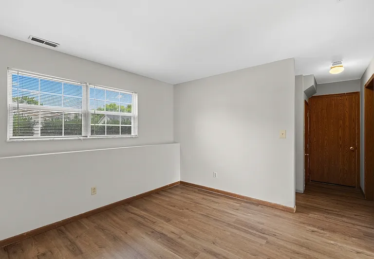 708 Tobermory Ct — Photo 13