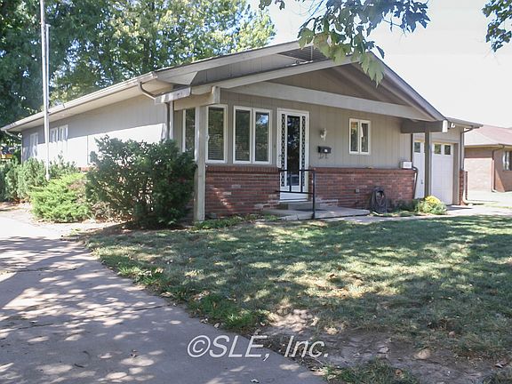 Front view of home