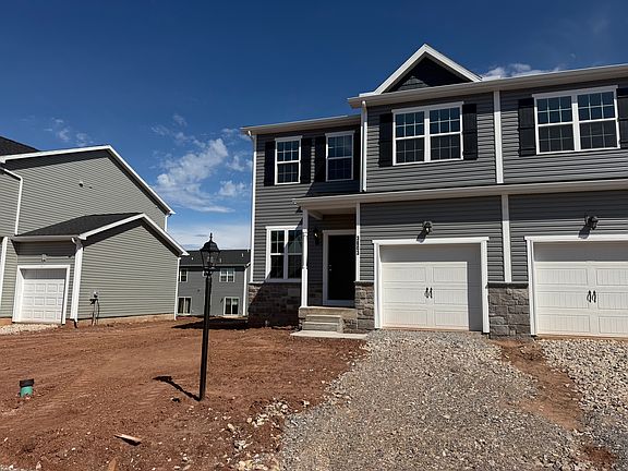 3rd image of 3803 Castle Dr