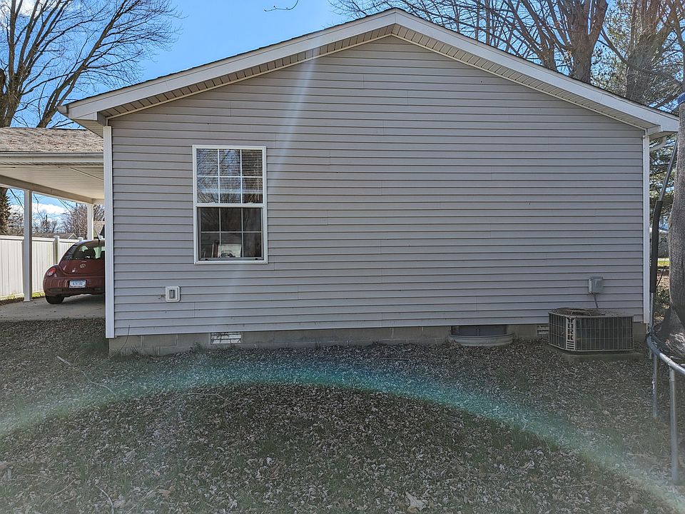2nd image of 406 E Schott St