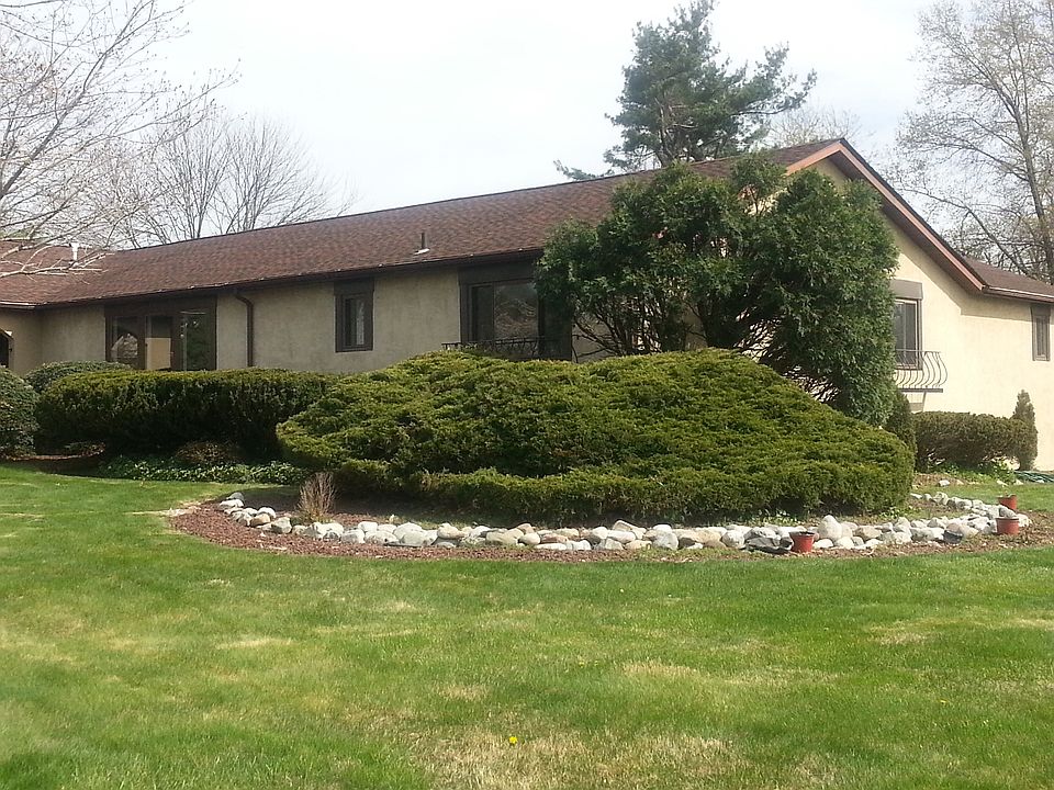 1st image of 60 Cynthia Dr