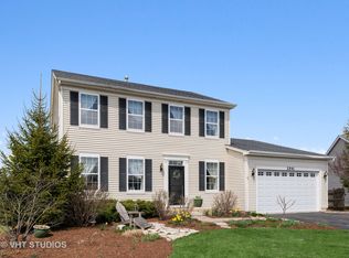 2541 Bluewater Dr, Wauconda, IL
