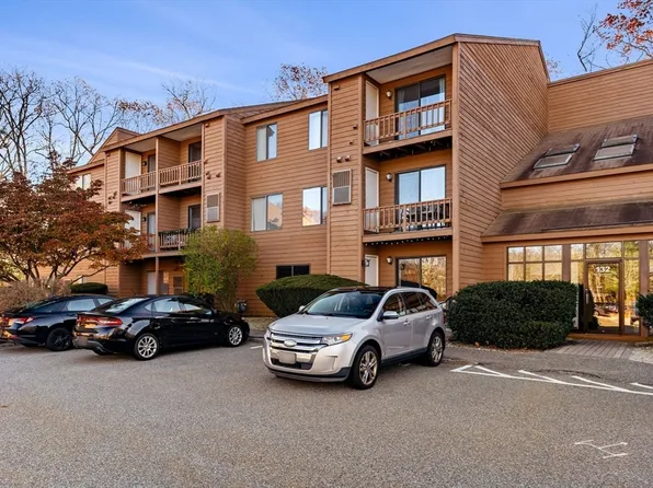 132 W Meadow Rd APT 18, Haverhill, MA 01832