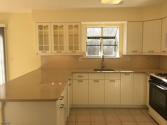 3rd image of 134 Grantham Dr