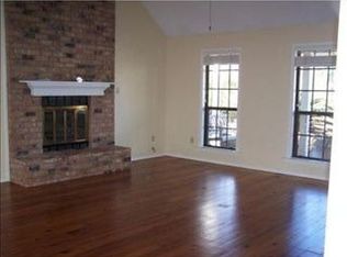 725 Jackson St, Mandeville, LA 70448