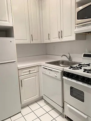 Rented by Corcoran | media 17