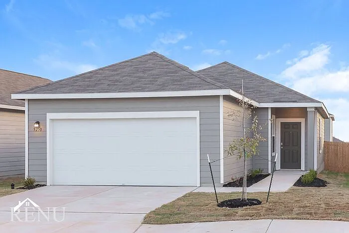 3 bed, 2.0 bath, 1200 sqft, $1,630 — Photo 2