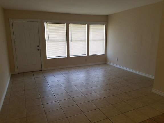 2nd image of 1910 Wood Ave