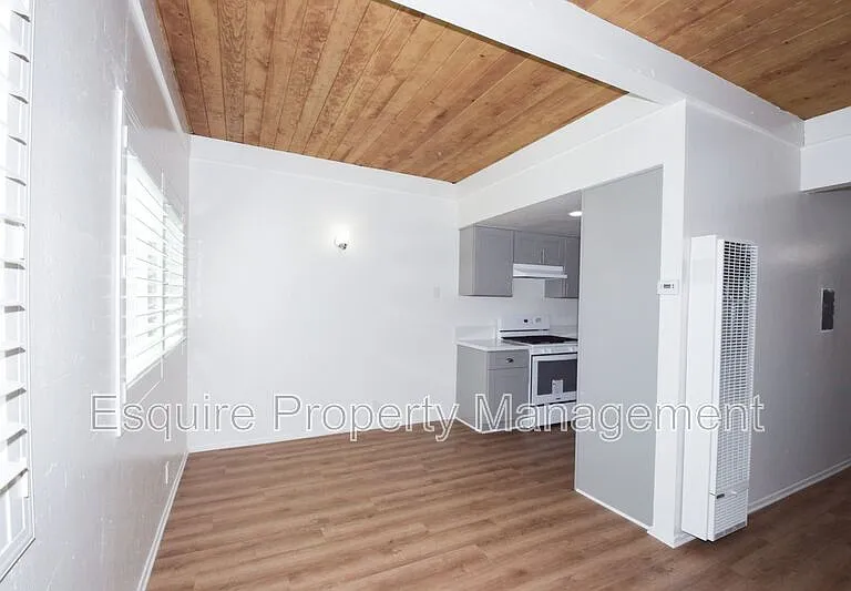 420 W Linden Dr #12 — Photo 7