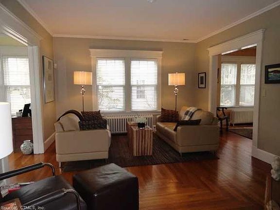 4th image of 144 Woodlawn St