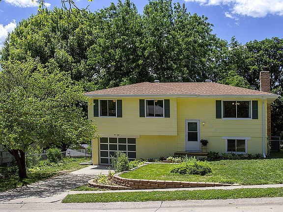 3rd image of 118 Glenbrook Dr