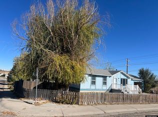 501 E Davis St, Rawlins, WY 82301