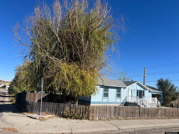 501 E Davis St, Rawlins, WY 82301