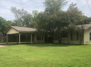 115 Bohman St, Cuero, TX 77954