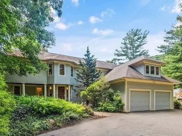 33 Forster Rd, Manchester, MA 01944