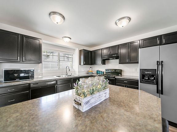 5th image of 20169 Hogue Pl NE