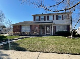 24655 Apple Crest Dr, Novi, MI 48375