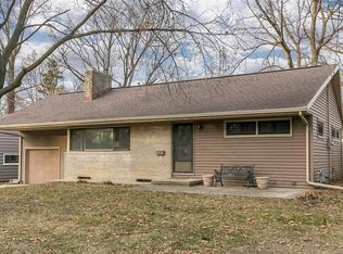 2854 Seely Ave SE, Cedar Rapids, IA 52403