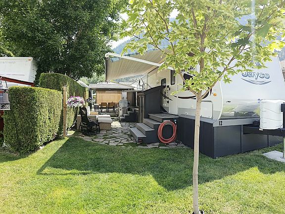 2nd image of 1226 2nd Ave #12