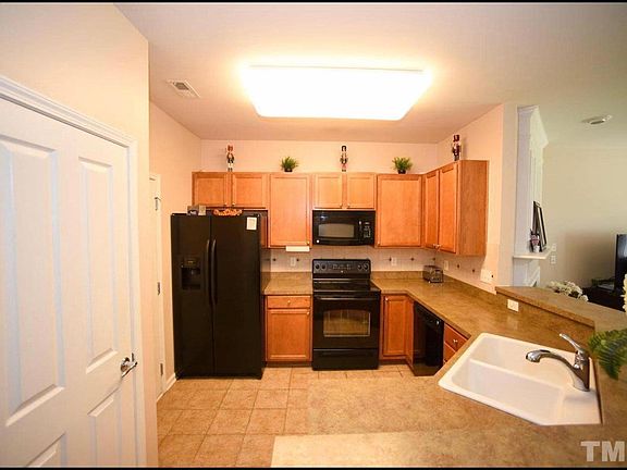 4th image of 513 Perrault Dr