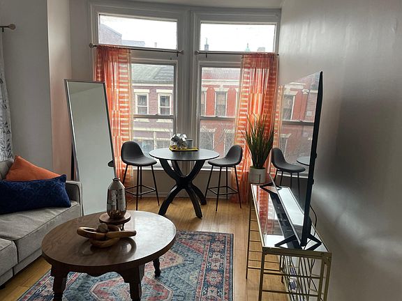 2nd image of 139 S Washington St #1