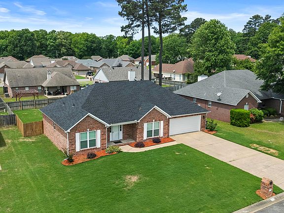 3rd image of 990 Jamestown Cir