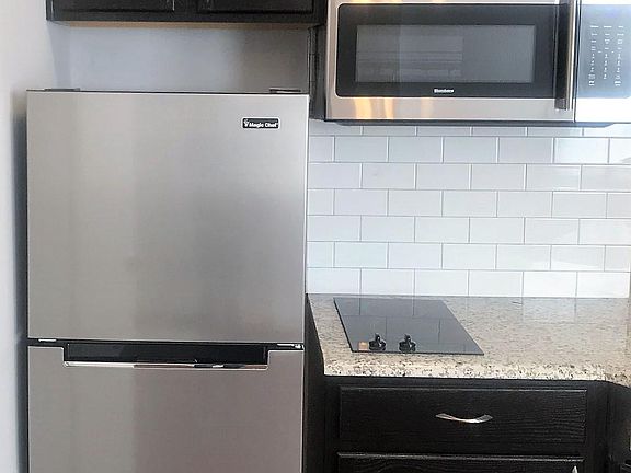 4th image of 242 Richmond Ave #11