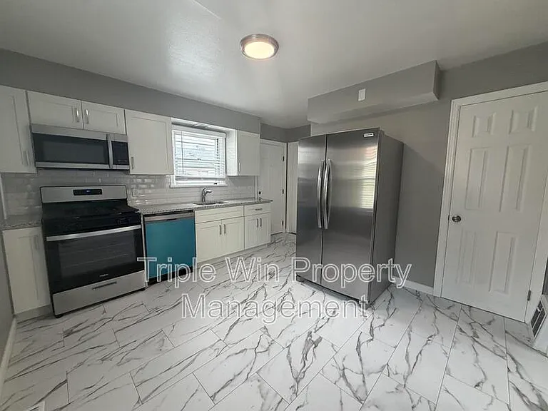 3349 Marmary Ln — Photo 10
