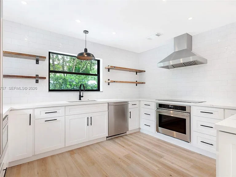 18 Hersey Dr — Photo 16