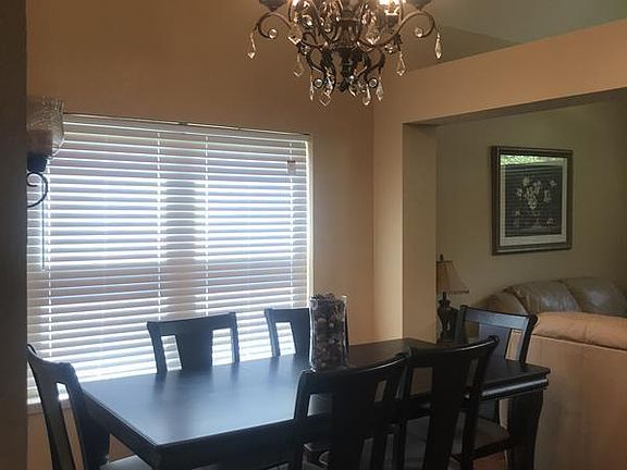 4th image of 400 Flameleaf Ln