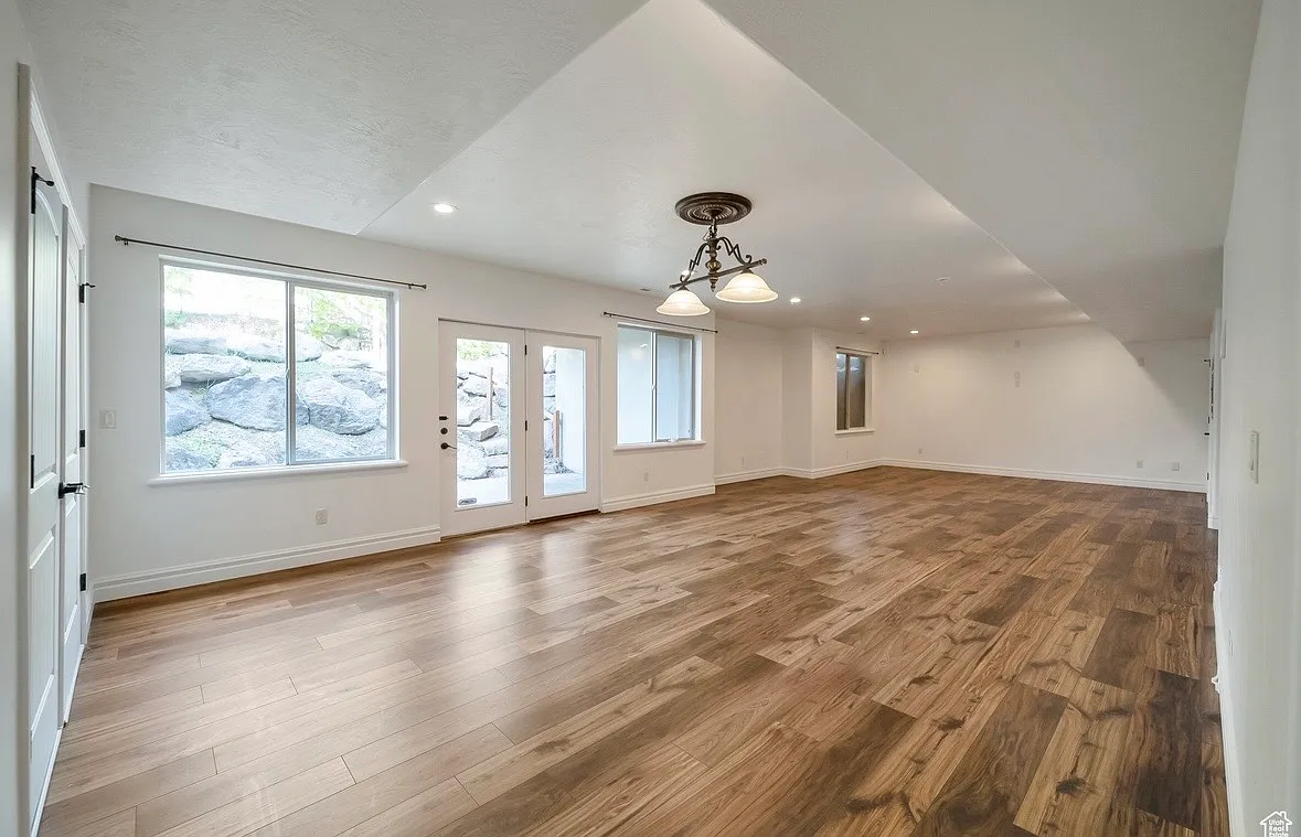 4 bed, 1800 sqft, $1,950 — Photo 3