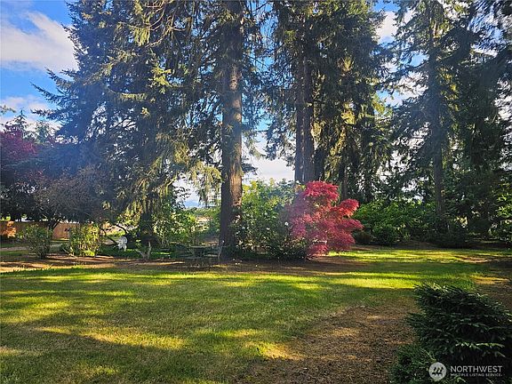 3rd image of 262 Misty Glen Lane