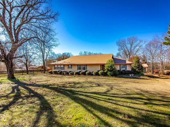 444 Blue Hole Rd, Beebe, AR 72012