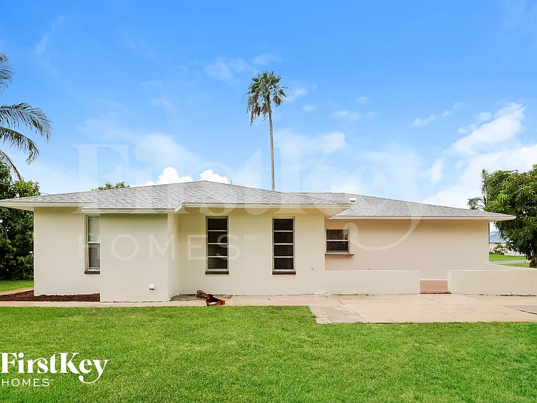 3752 SW Santa Barbara Pl — Photo 15