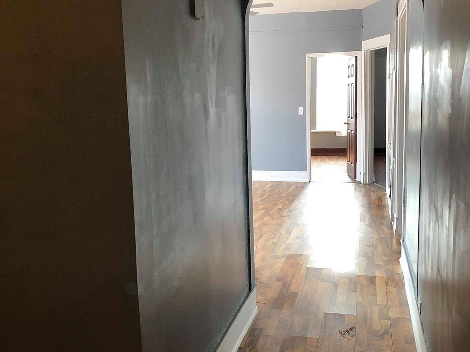 1st image of 5043 N Clark St #3