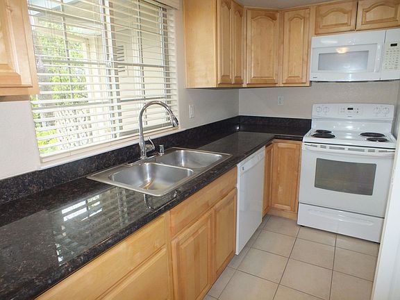4th image of 3958 Lancelot Ct APT D3