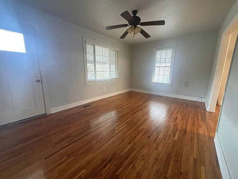 5717 Lee Ave — Photo 3