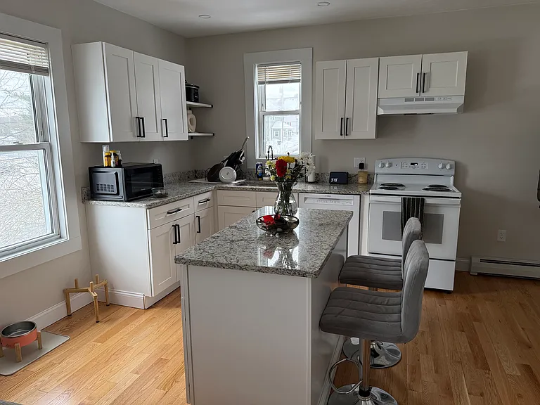 270 Hilldale Ave #2 — Photo 2