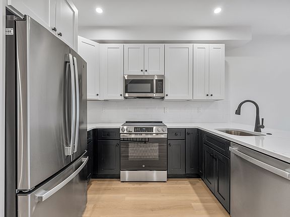 3rd image of 2133 Mifflin St #B