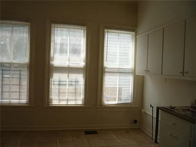 7729 Hampson St — Photo 9